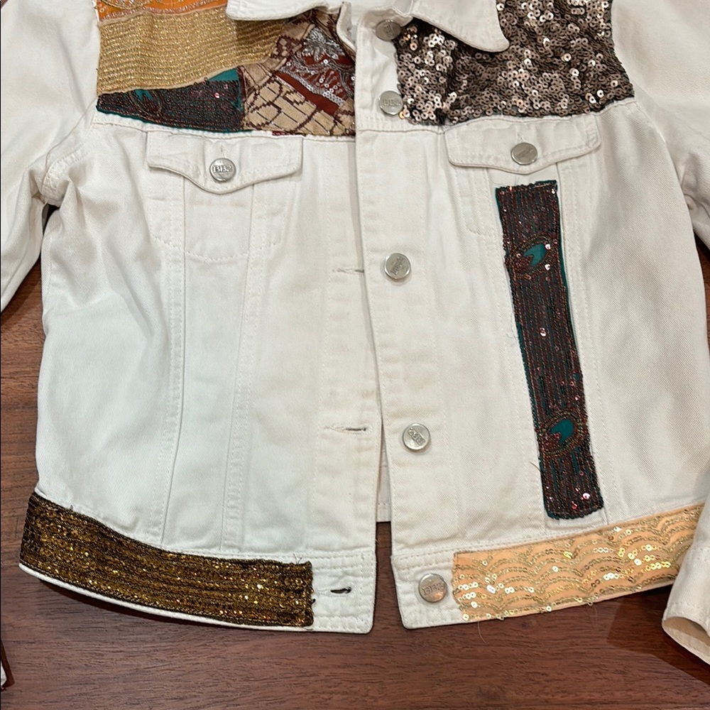 Stylish White Patchwork Jacket - image 3